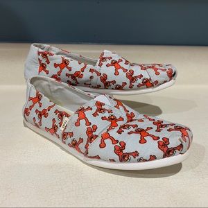 TOMS Sesame Street Elmo Canvas Shoes Womens 6